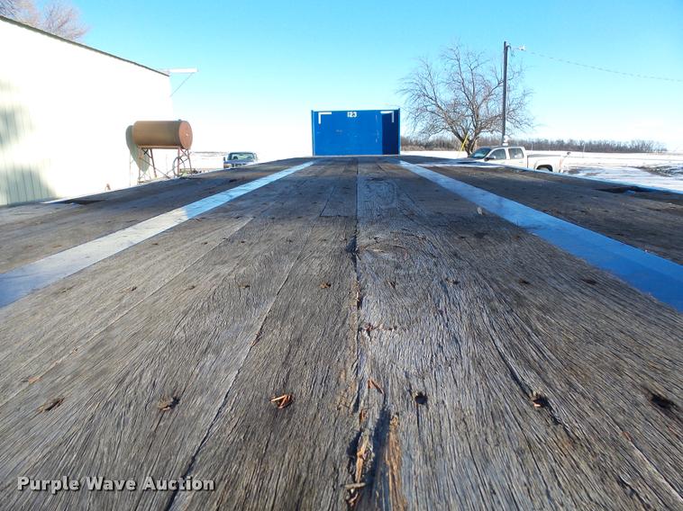 image for item J5453 1995 Great Dane flatbed trailer