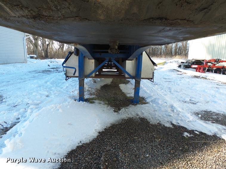 image for item J5453 1995 Great Dane flatbed trailer