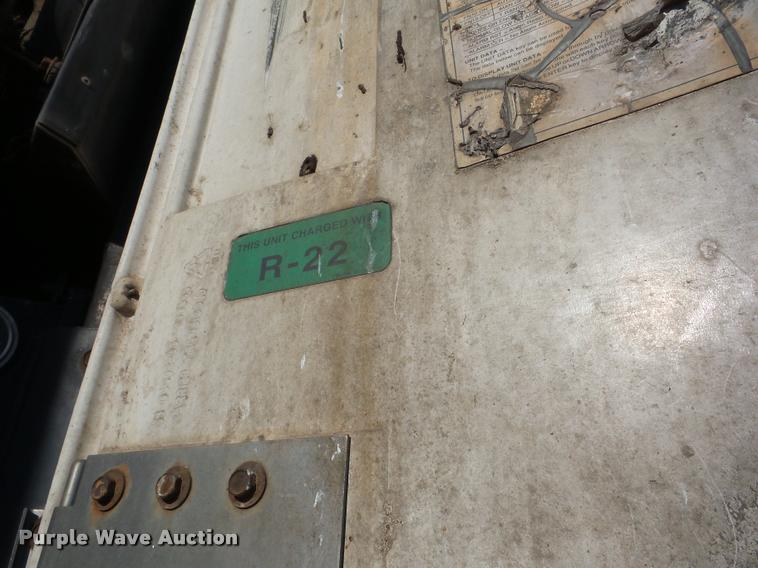 image for item J8667 1994 Utility V52R refrigerated van trailer