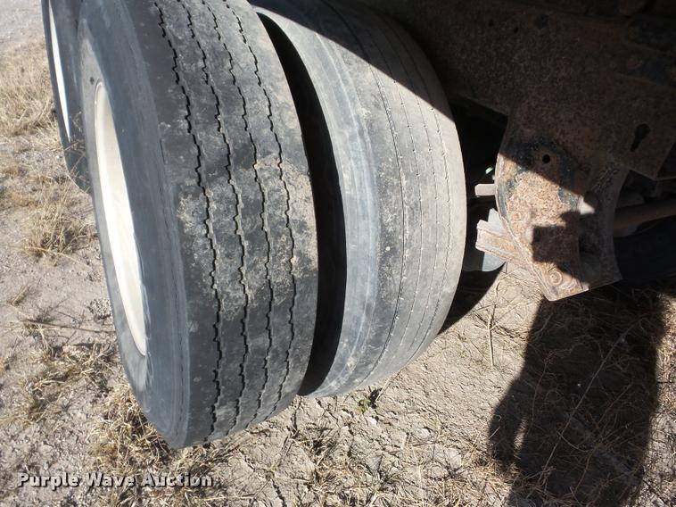 image for item J8667 1994 Utility V52R refrigerated van trailer