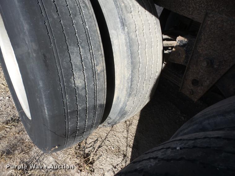 image for item J8667 1994 Utility V52R refrigerated van trailer