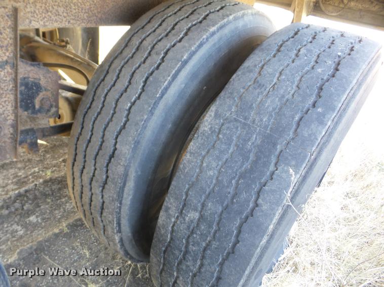 image for item J8667 1994 Utility V52R refrigerated van trailer