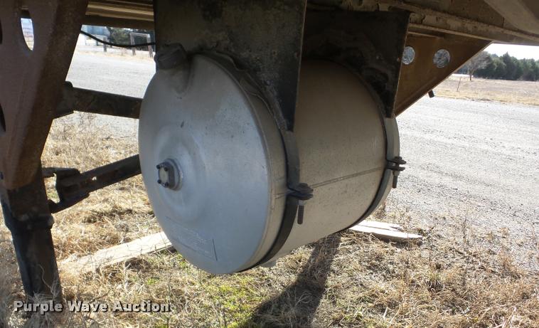 image for item J8667 1994 Utility V52R refrigerated van trailer