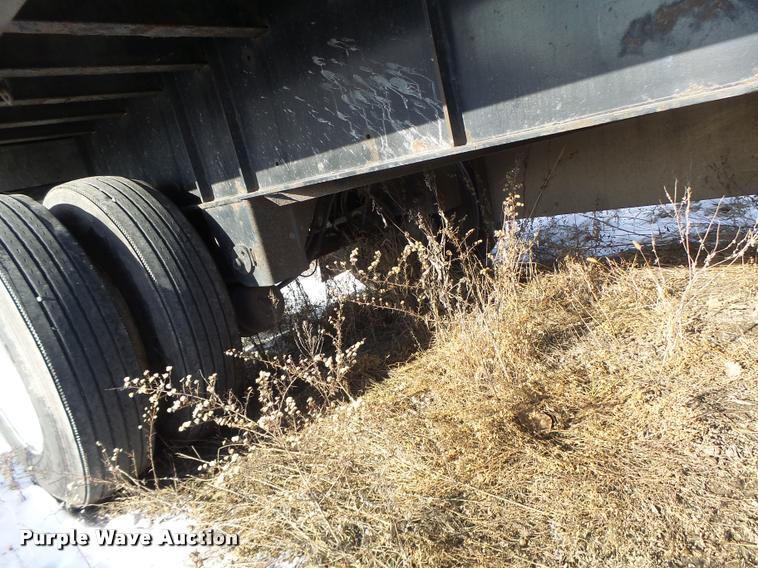 image for item K5506 2003 Transcraft TL-2000-W flatbed trailer