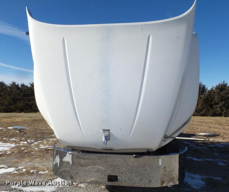 image for item L4224 2001 Mack CX613 Vision semi truck