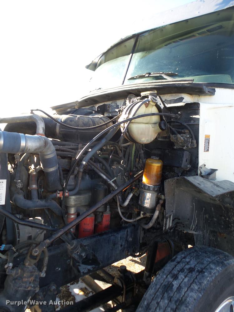 image for item L4224 2001 Mack CX613 Vision semi truck