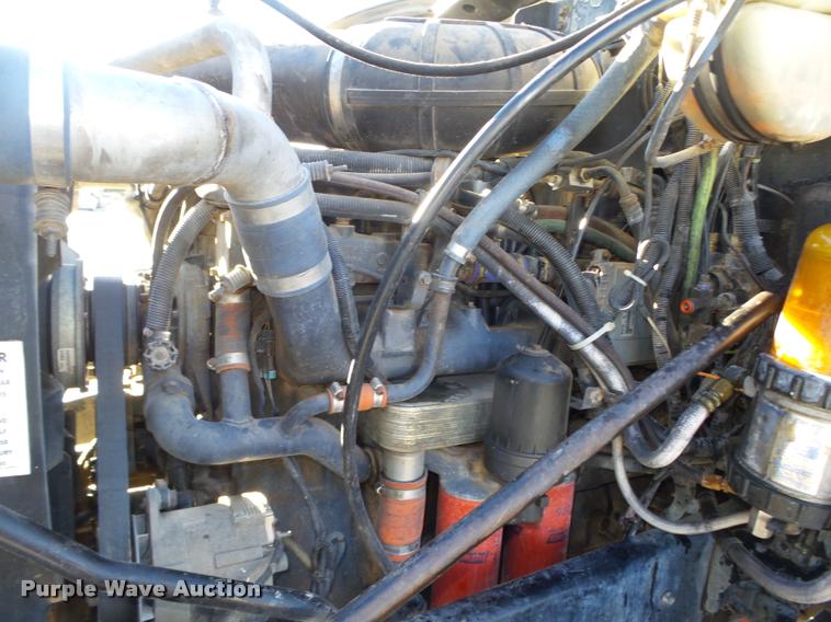 image for item L4224 2001 Mack CX613 Vision semi truck