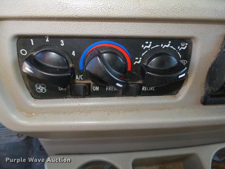 image for item L4224 2001 Mack CX613 Vision semi truck