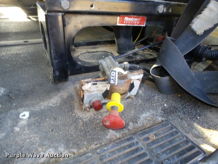 image for item L4224 2001 Mack CX613 Vision semi truck