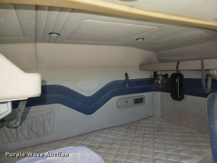 image for item L4224 2001 Mack CX613 Vision semi truck