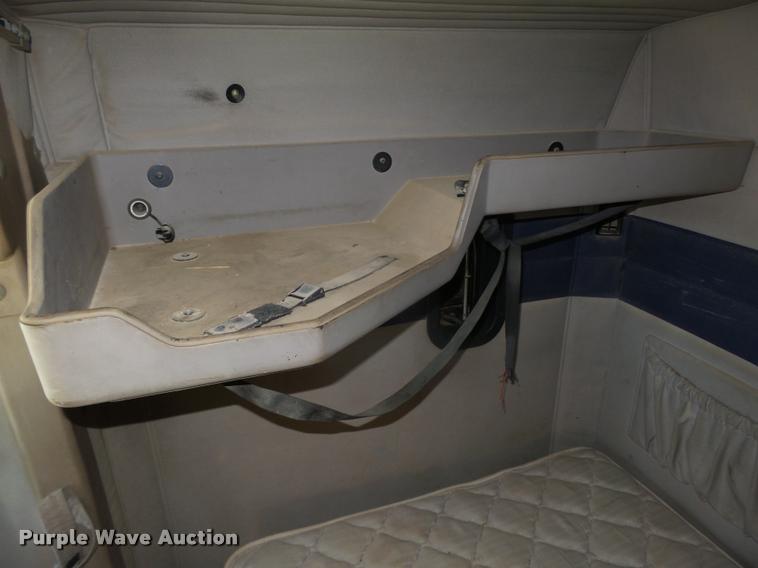 image for item L4224 2001 Mack CX613 Vision semi truck