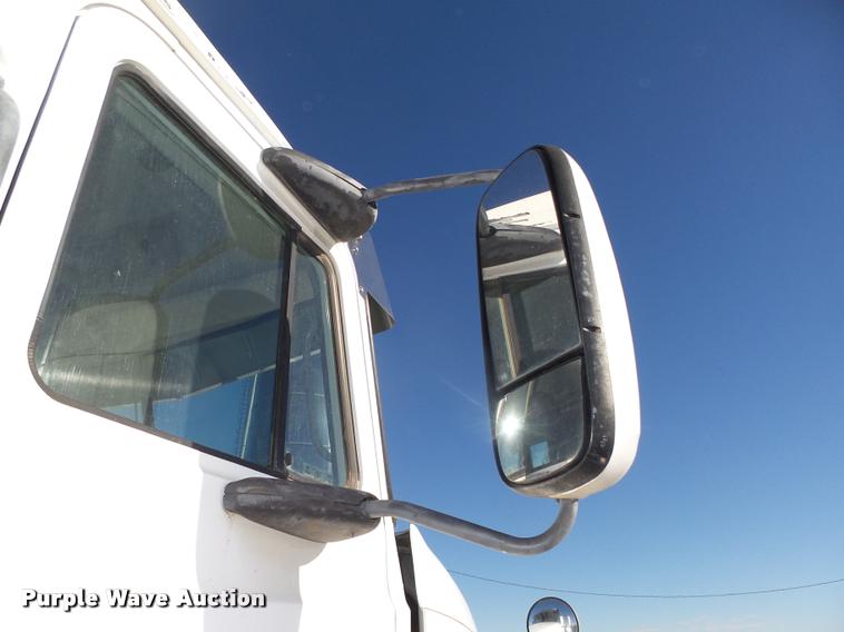 image for item L4224 2001 Mack CX613 Vision semi truck