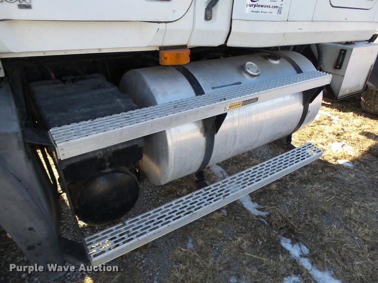 image for item L4224 2001 Mack CX613 Vision semi truck