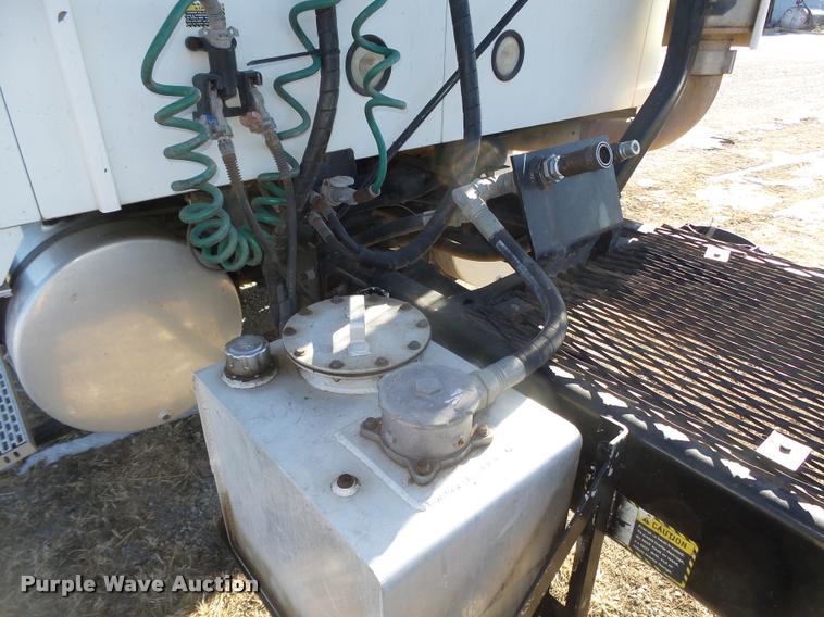 image for item L4224 2001 Mack CX613 Vision semi truck