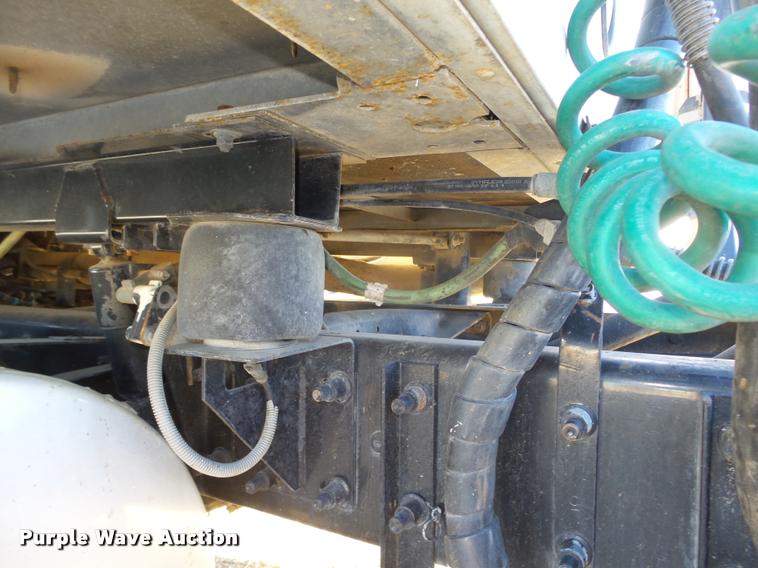 image for item L4224 2001 Mack CX613 Vision semi truck