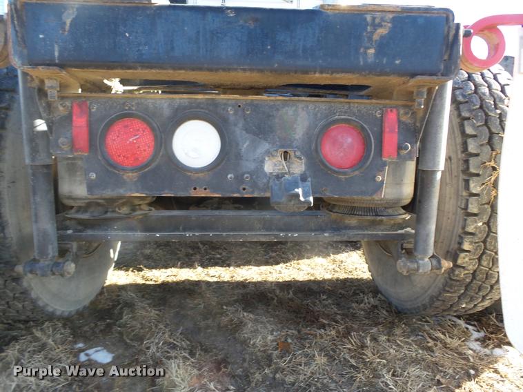 image for item L4224 2001 Mack CX613 Vision semi truck