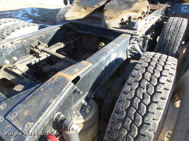 image for item L4224 2001 Mack CX613 Vision semi truck