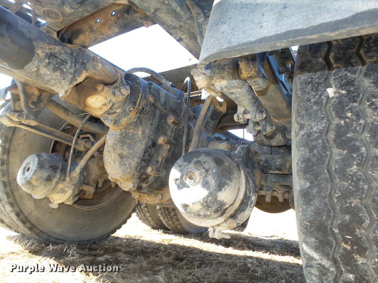 image for item L4224 2001 Mack CX613 Vision semi truck