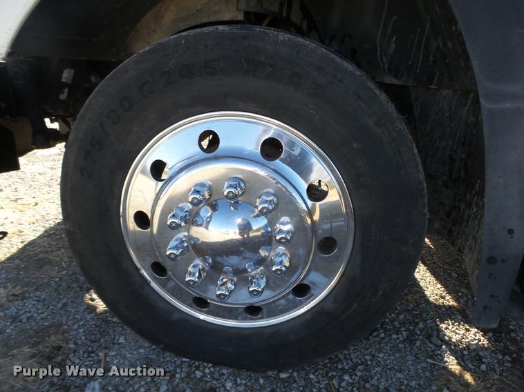 image for item L4224 2001 Mack CX613 Vision semi truck