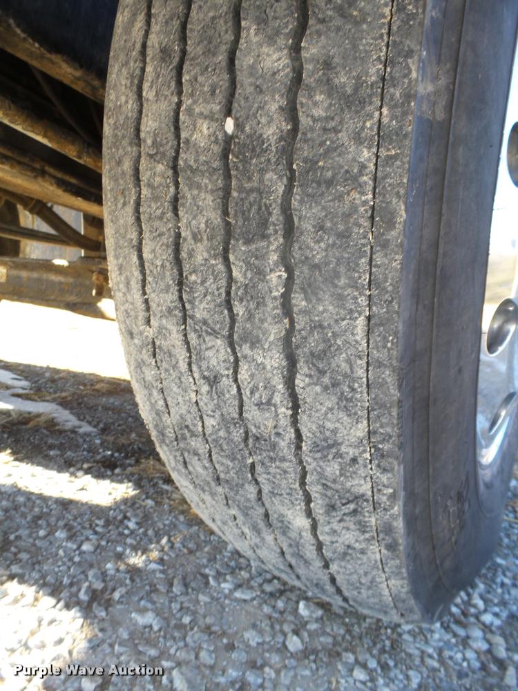 image for item L4224 2001 Mack CX613 Vision semi truck