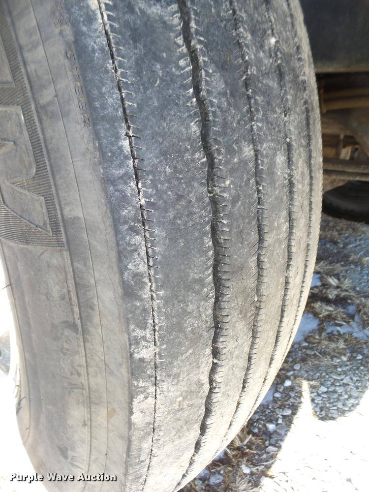 image for item L4224 2001 Mack CX613 Vision semi truck