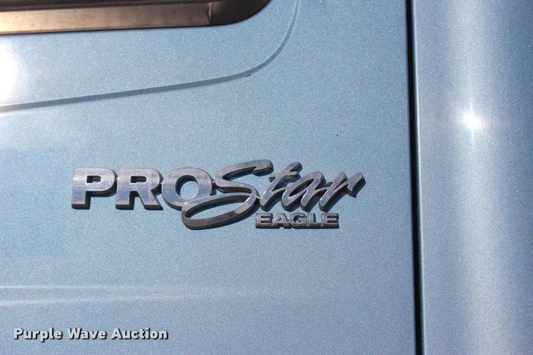 image for item L4945 2010 International ProStar Eagle semi truck