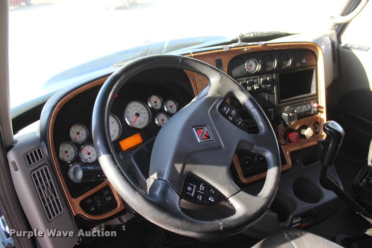 image for item L4945 2010 International ProStar Eagle semi truck