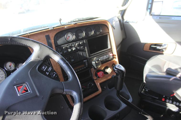 image for item L4945 2010 International ProStar Eagle semi truck