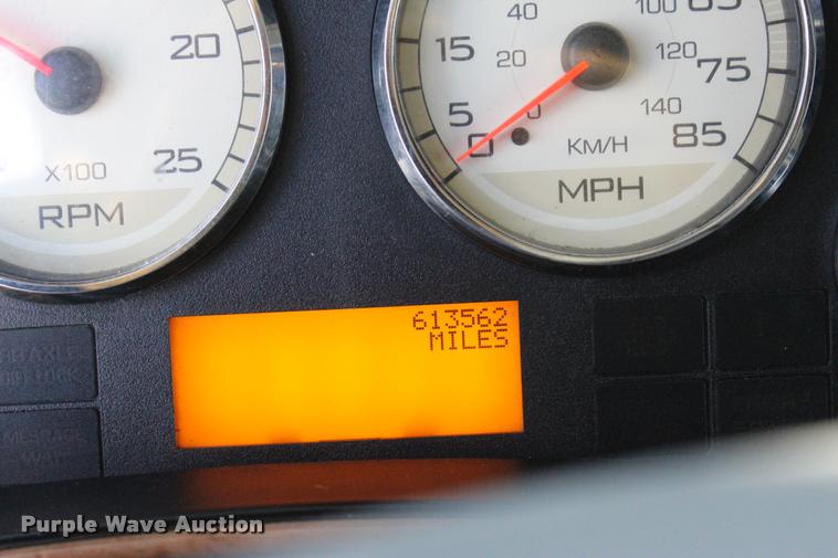 image for item L4945 2010 International ProStar Eagle semi truck