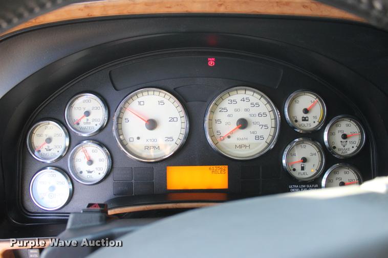 image for item L4945 2010 International ProStar Eagle semi truck