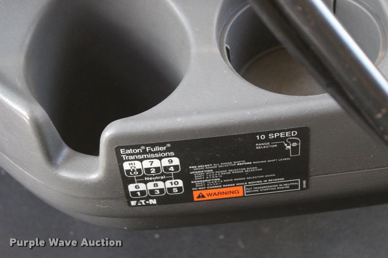 image for item L4945 2010 International ProStar Eagle semi truck