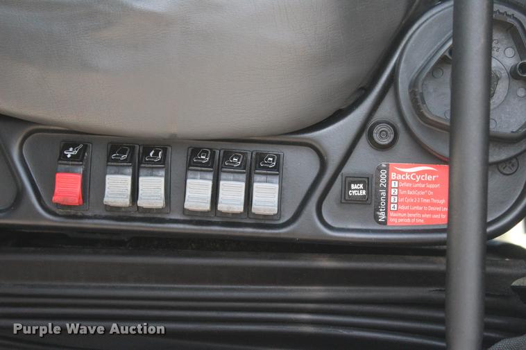 image for item L4945 2010 International ProStar Eagle semi truck