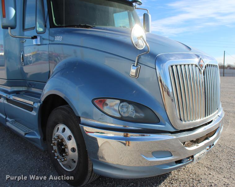 image for item L4945 2010 International ProStar Eagle semi truck