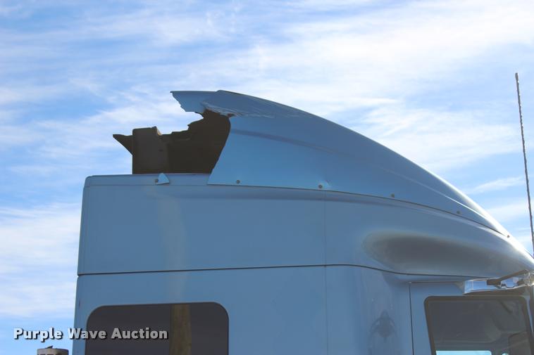 image for item L4945 2010 International ProStar Eagle semi truck