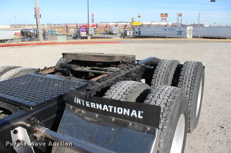 image for item L4945 2010 International ProStar Eagle semi truck