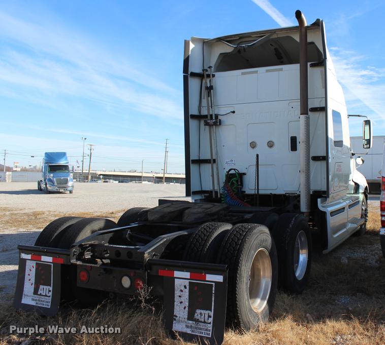 image for item L4946 2010 International ProStar Eagle semi truck