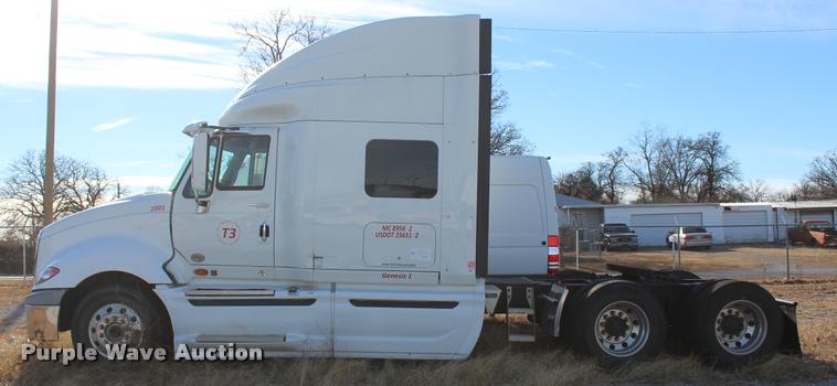 image for item L4946 2010 International ProStar Eagle semi truck