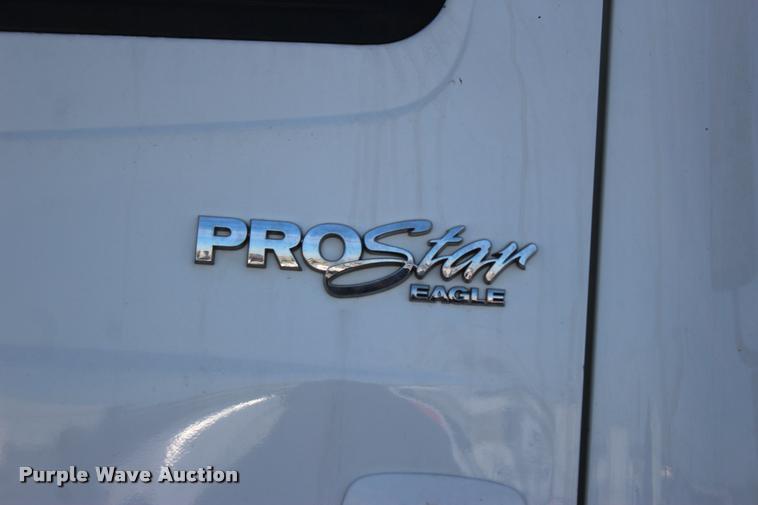 image for item L4946 2010 International ProStar Eagle semi truck