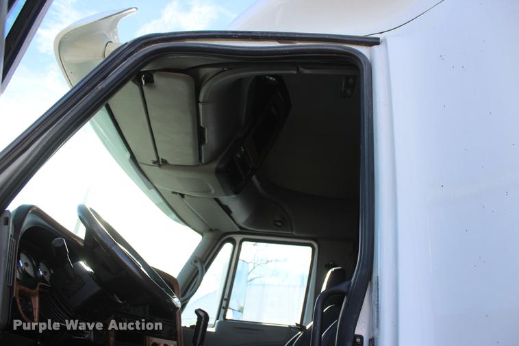 image for item L4946 2010 International ProStar Eagle semi truck