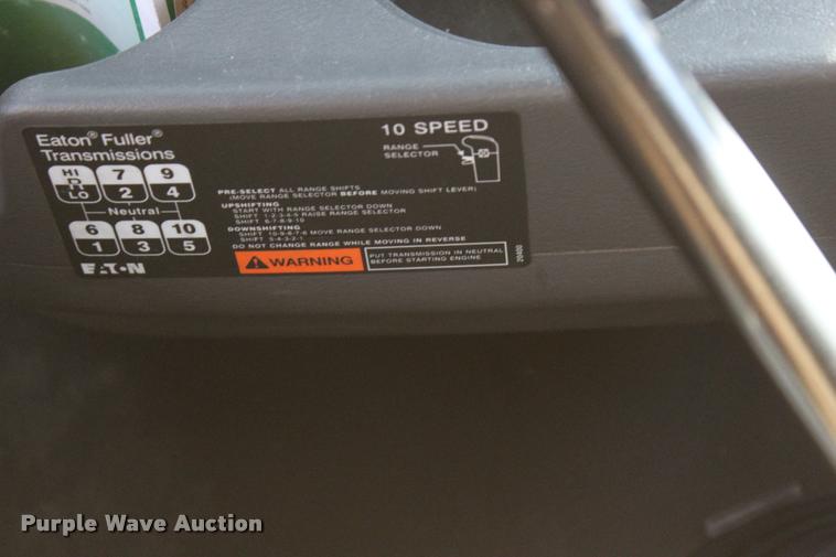 image for item L4946 2010 International ProStar Eagle semi truck