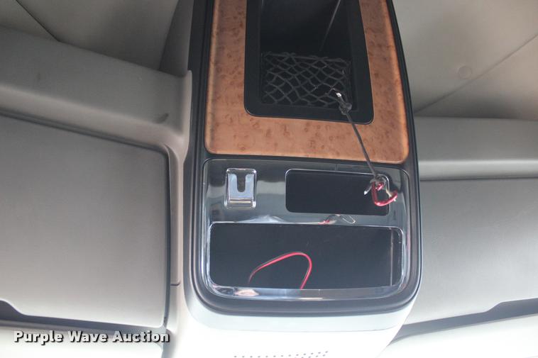 image for item L4946 2010 International ProStar Eagle semi truck