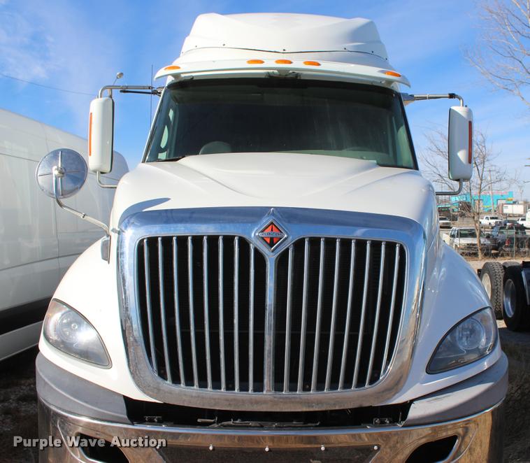 image for item L4946 2010 International ProStar Eagle semi truck