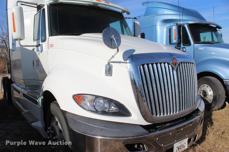 image for item L4946 2010 International ProStar Eagle semi truck