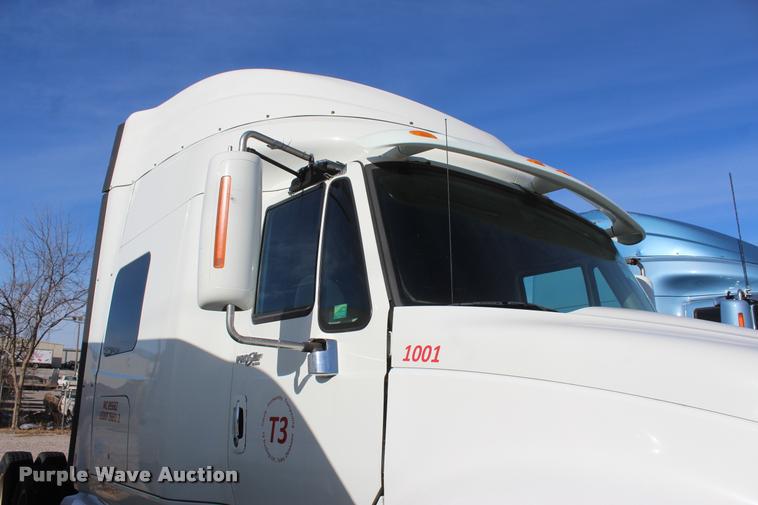 image for item L4946 2010 International ProStar Eagle semi truck