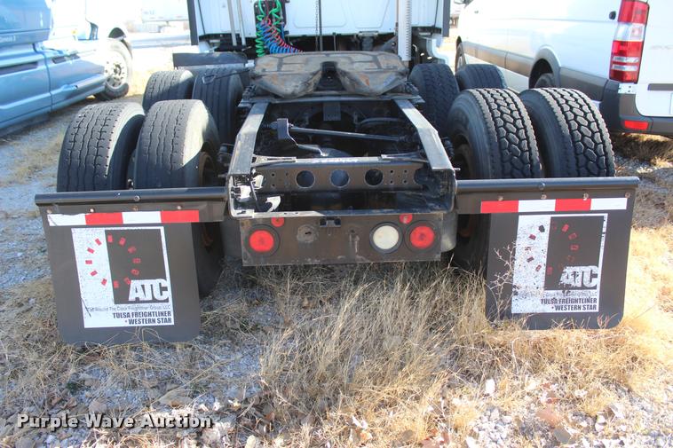 image for item L4946 2010 International ProStar Eagle semi truck