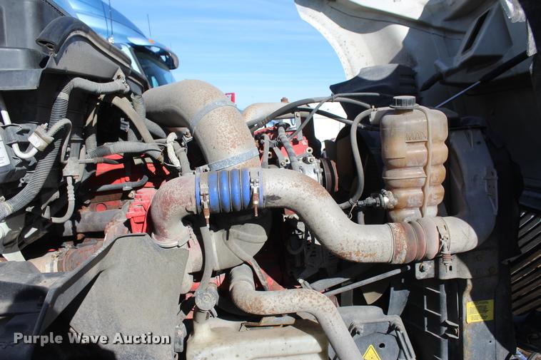 image for item L4946 2010 International ProStar Eagle semi truck