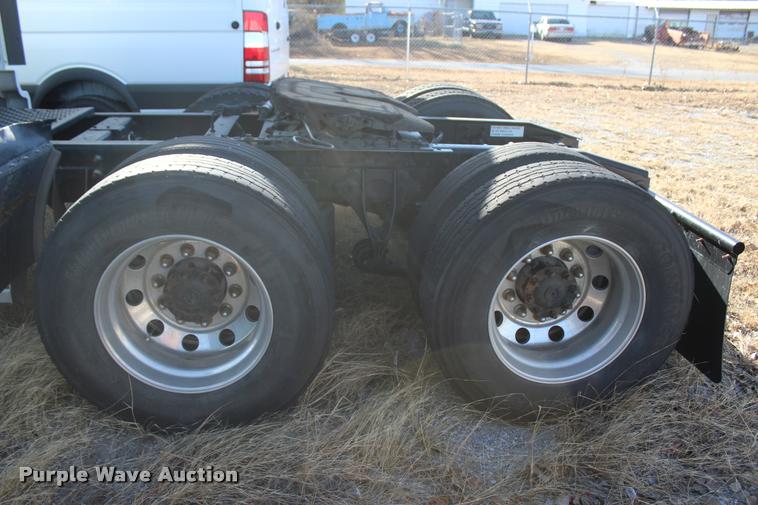 image for item L4946 2010 International ProStar Eagle semi truck