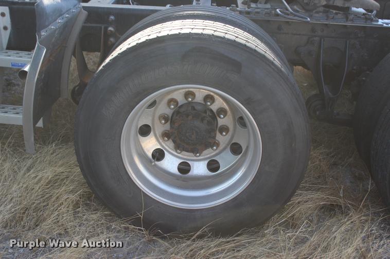 image for item L4946 2010 International ProStar Eagle semi truck