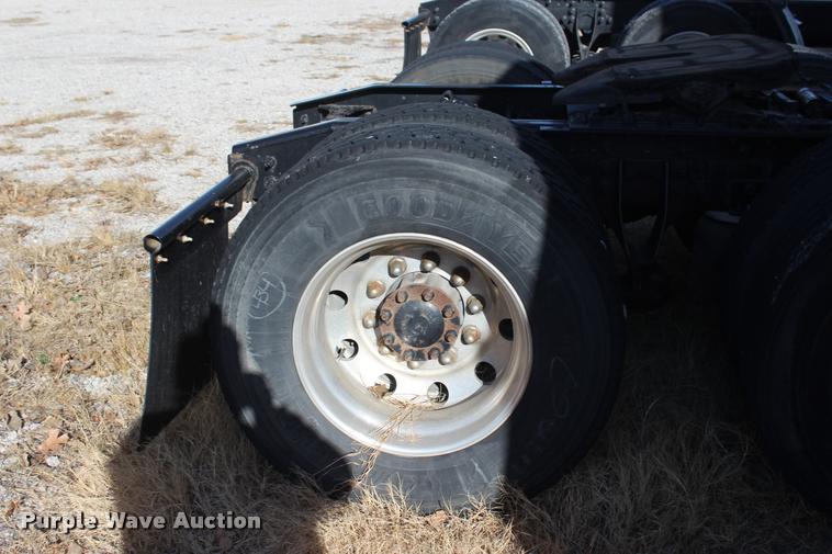 image for item L4946 2010 International ProStar Eagle semi truck