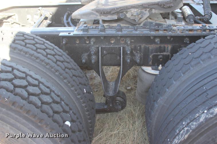 image for item L4946 2010 International ProStar Eagle semi truck